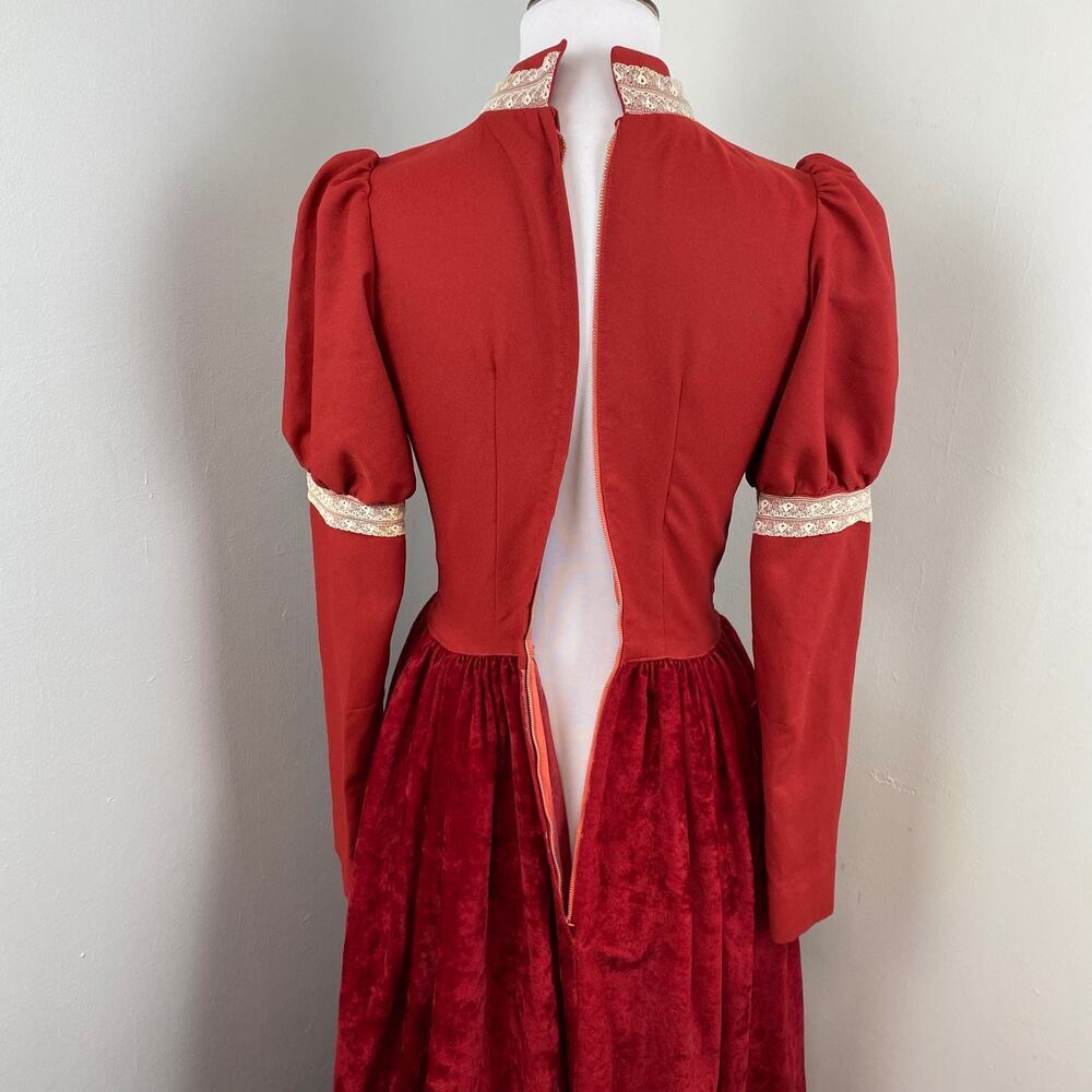 Vintage Victorian Red Velvet Gown Medieval Renaissance Dress XS - Picture 9 of 12